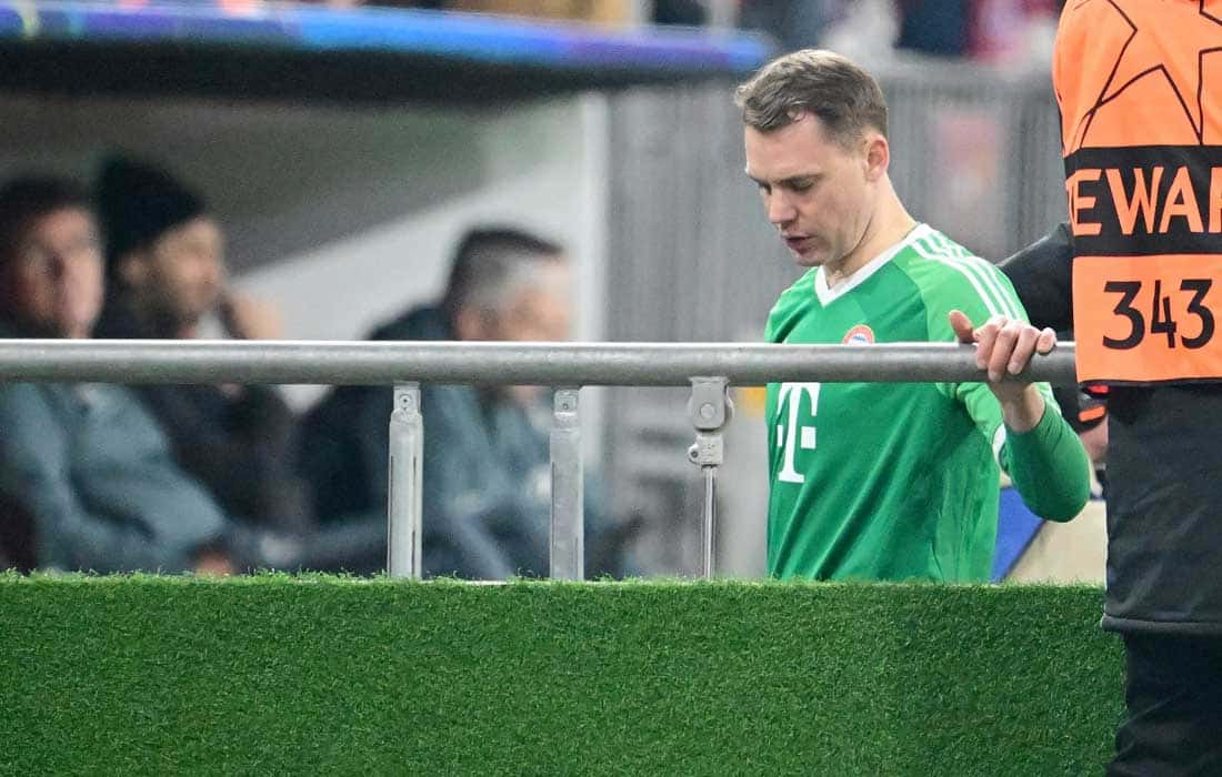 Neuer calf injury sidelines Bayern captain indefinitely