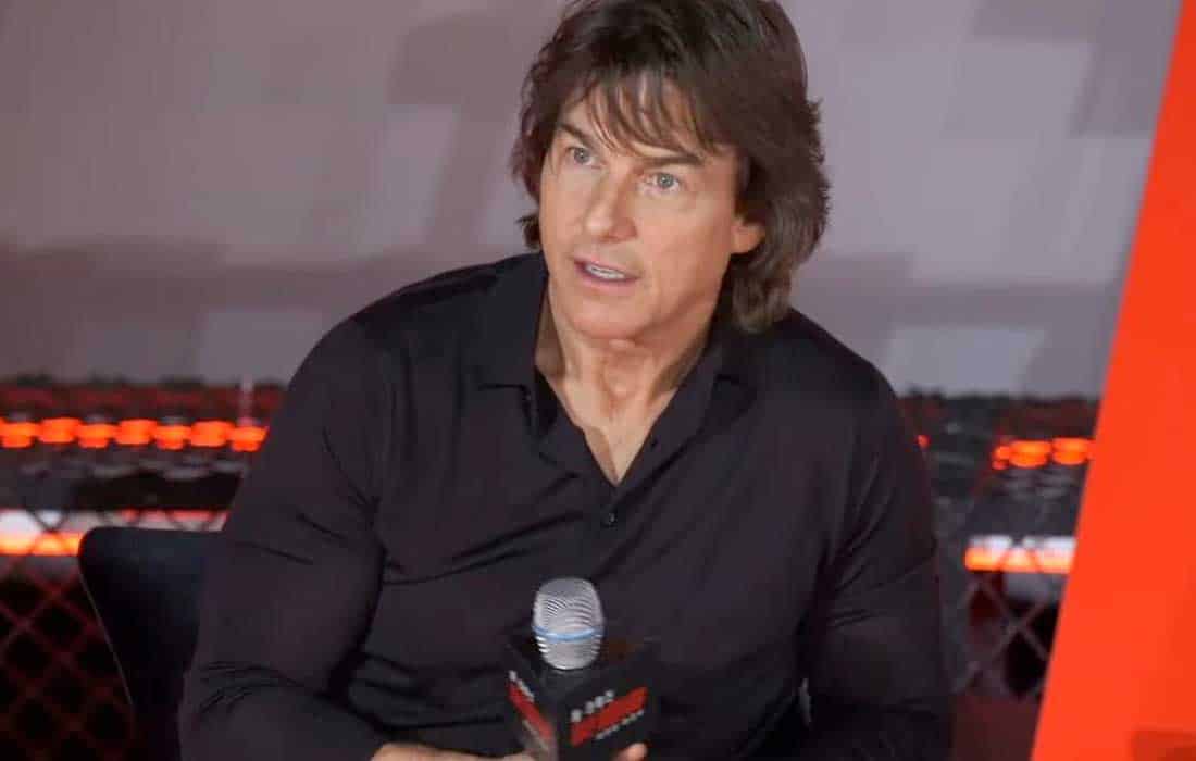 Tom Cruise deflects political question at Seoul event