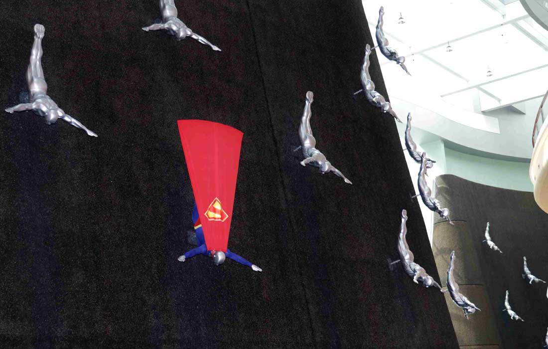 Dubai’s diving Superman is turning heads at The Dubai Mall